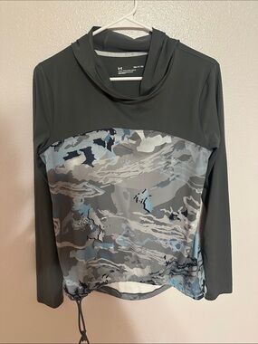 Under Armour Women's Black & Gray Camo Hooded Performance Pullover